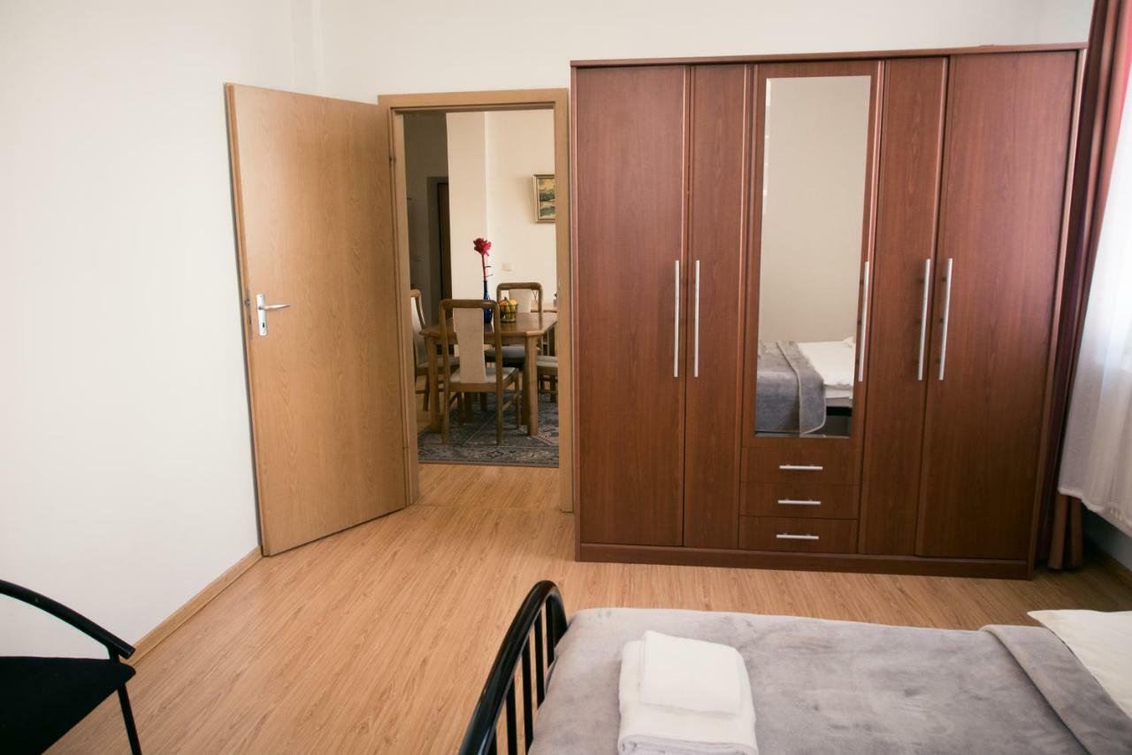 Town Hall 3 Bedroom Apartment Vilnius Exterior foto